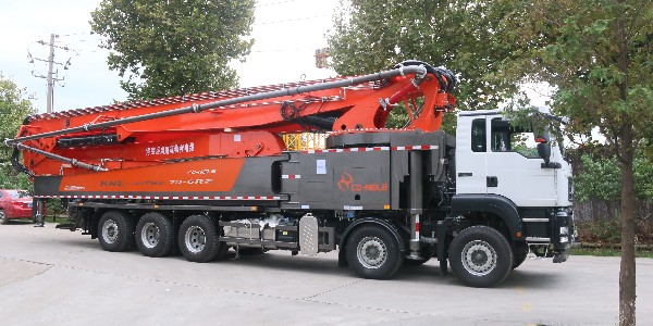 當混凝土泵車操作不當時的危害有哪些？