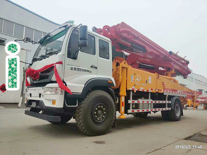 青島小型混凝土泵車價格 (17)