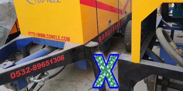 混凝土泵入庫前清洗、放水、涂潤滑脂、擦干每一個步驟都不能少