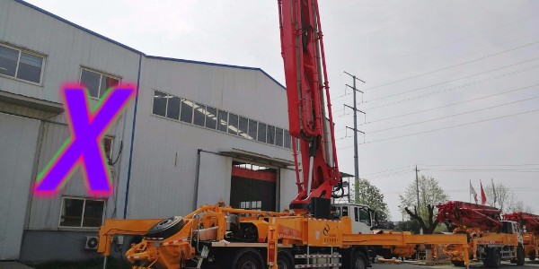 小科說泵車—小型混凝土泵車的油液中跑進(jìn)去空氣了怎么辦？
