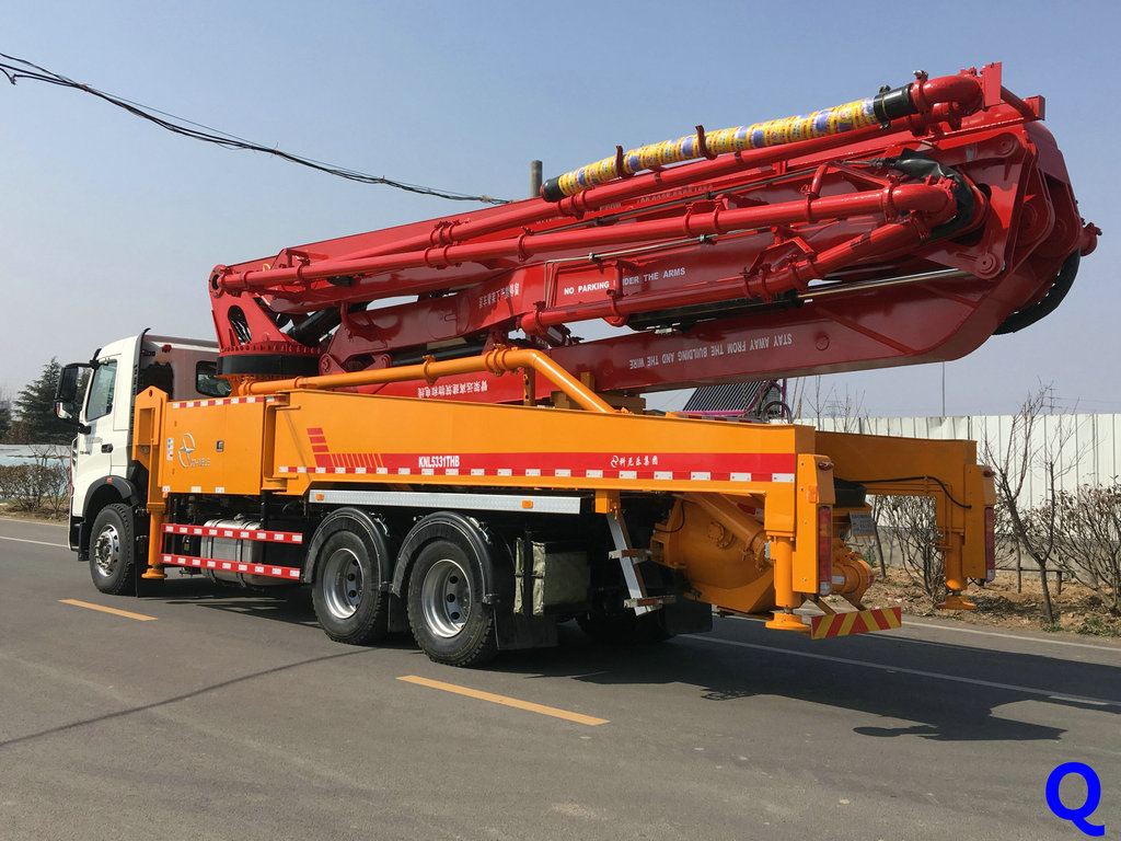 小型混凝土泵車，混凝土泵，小型泵車，天泵