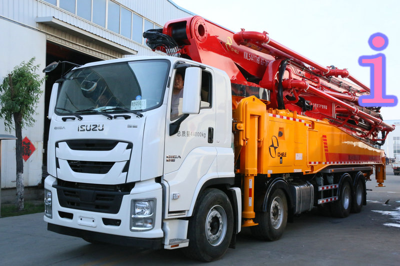 青島小型混凝土泵車價格 (9)